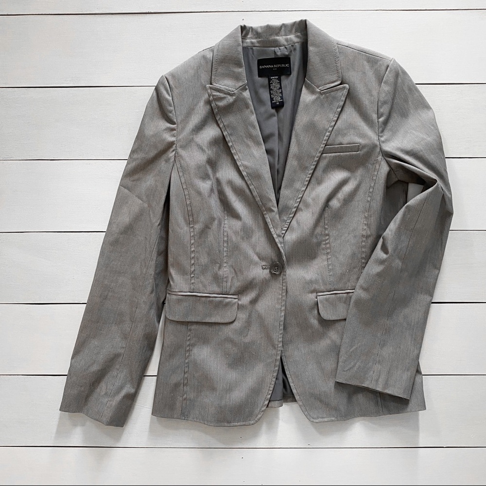 Banana Republic / Gray Pinstriped Blazer